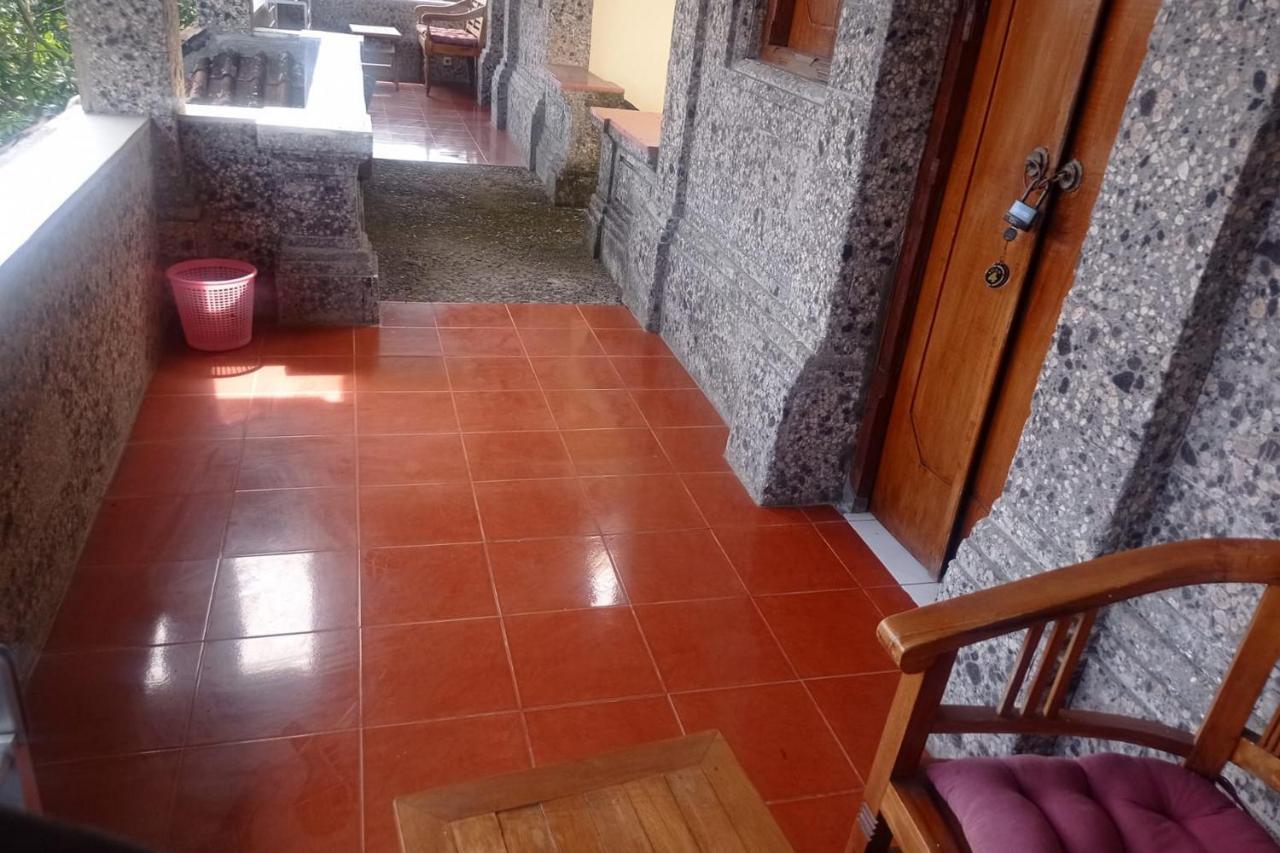 Gusti Home Stay Ubud Exterior photo