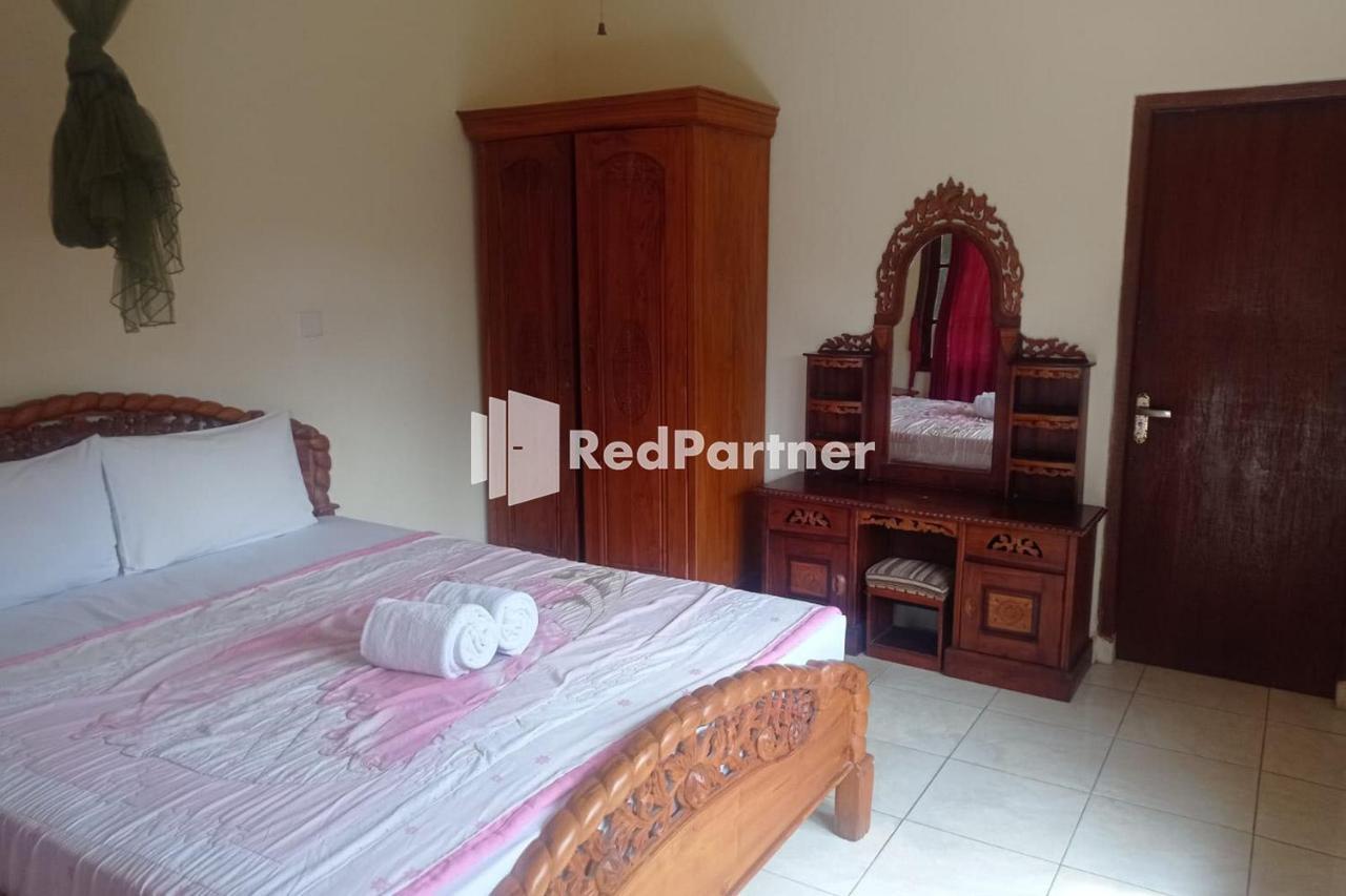 Gusti Home Stay Ubud Exterior photo