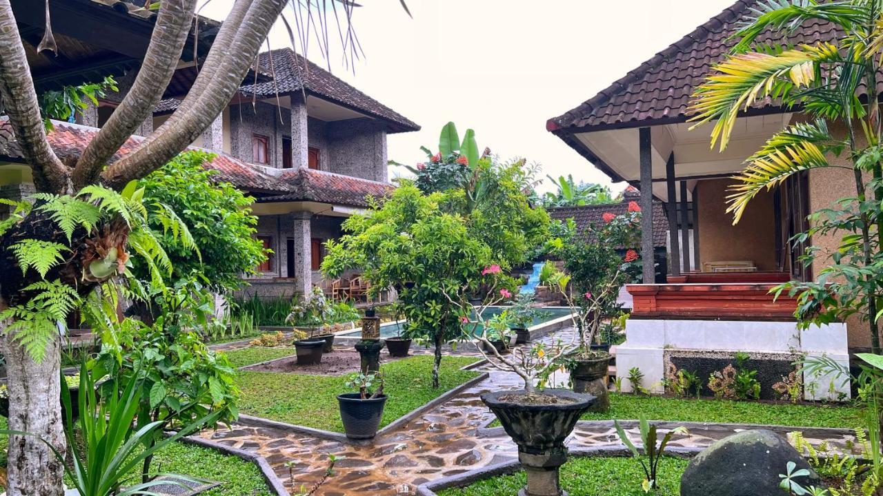 Gusti Home Stay Ubud Exterior photo