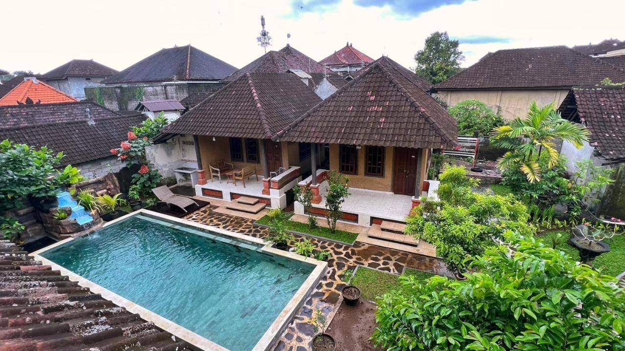Gusti Home Stay Ubud Exterior photo