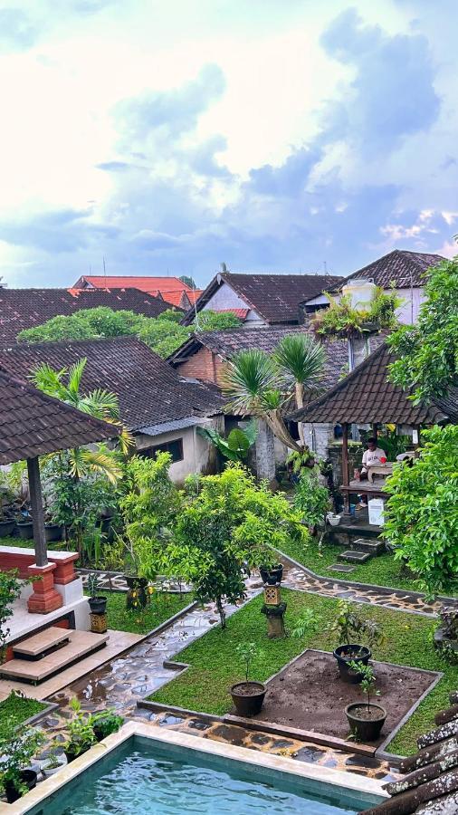 Gusti Home Stay Ubud Exterior photo