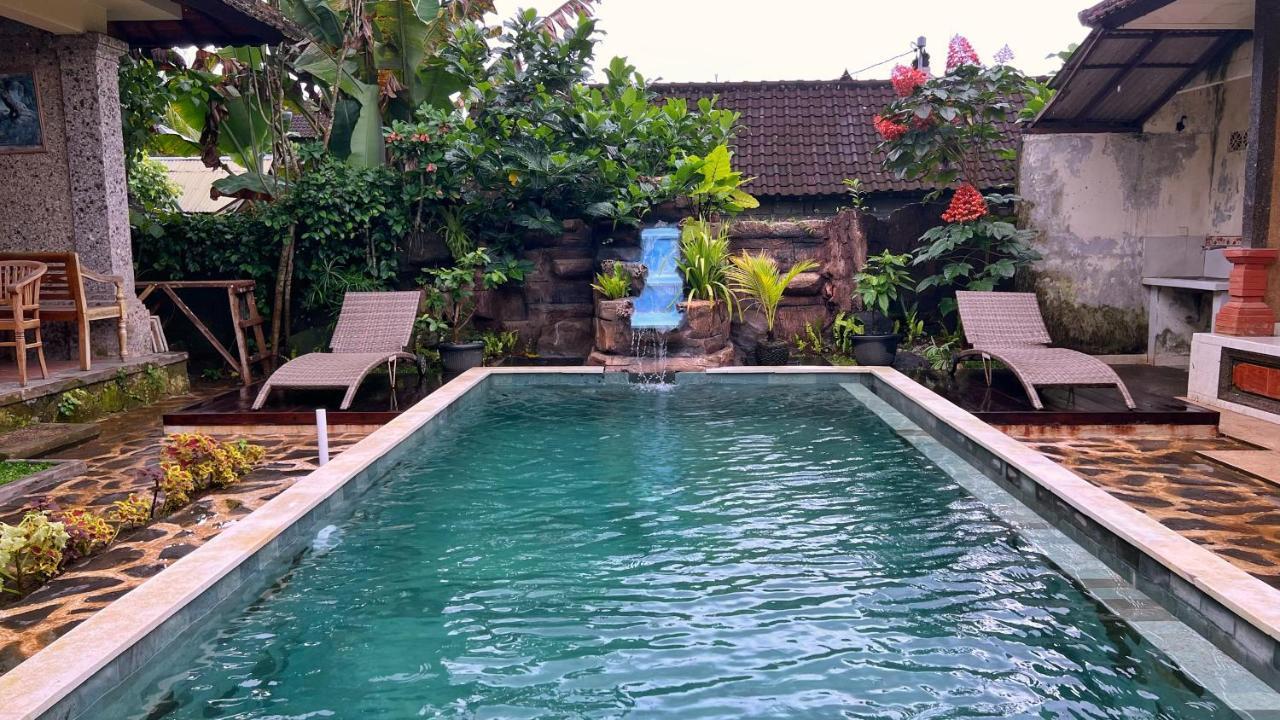 Gusti Home Stay Ubud Exterior photo