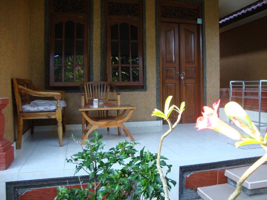 Gusti Home Stay Ubud Exterior photo
