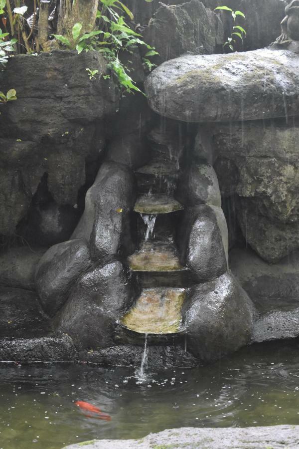 Gusti Home Stay Ubud Exterior photo